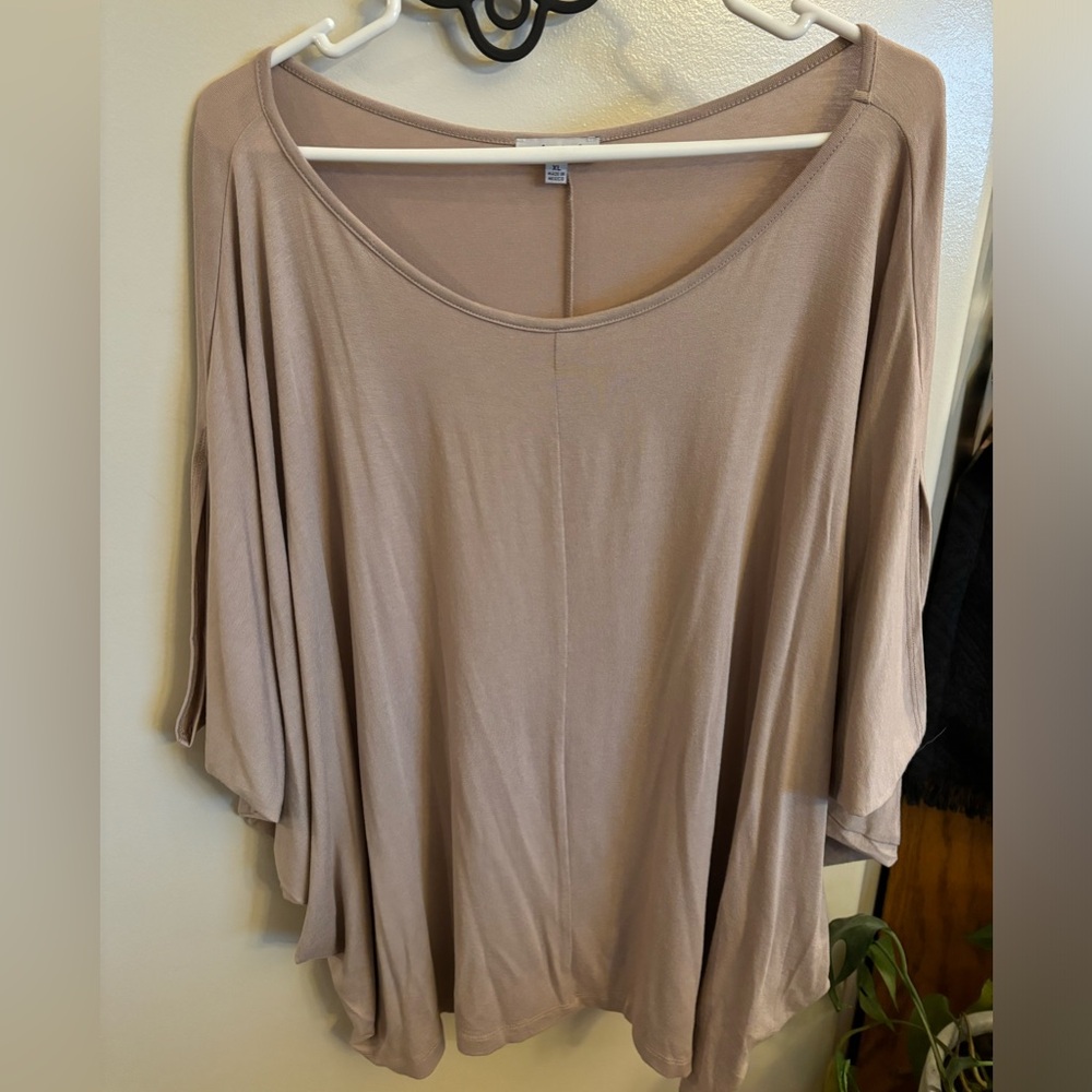 white birch Oversized Short Sleeve Scoop Neck Tee in Taupe